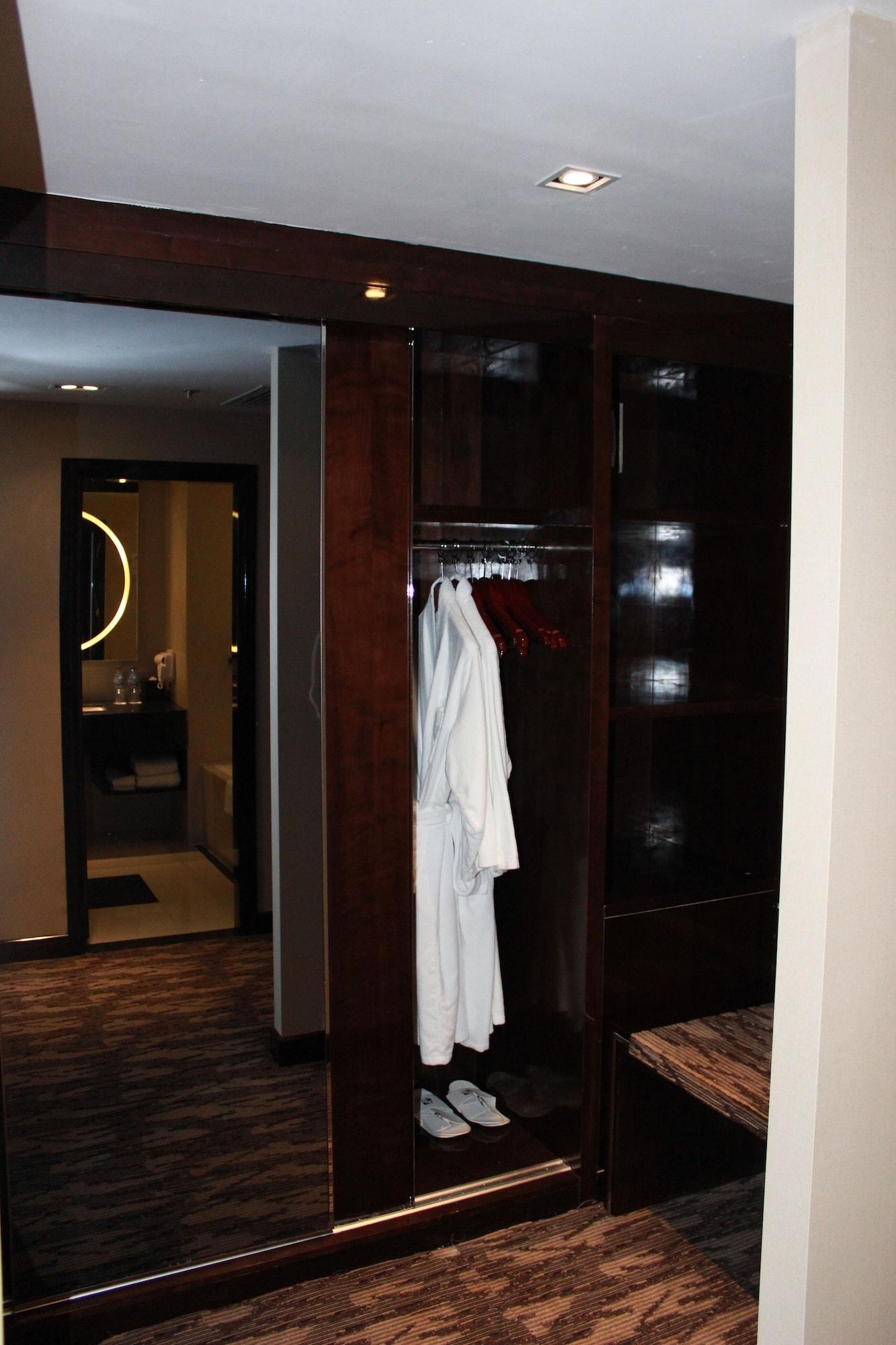 Swiss-Belhotel Harbour Bay Nagoya Ngoại thất bức ảnh