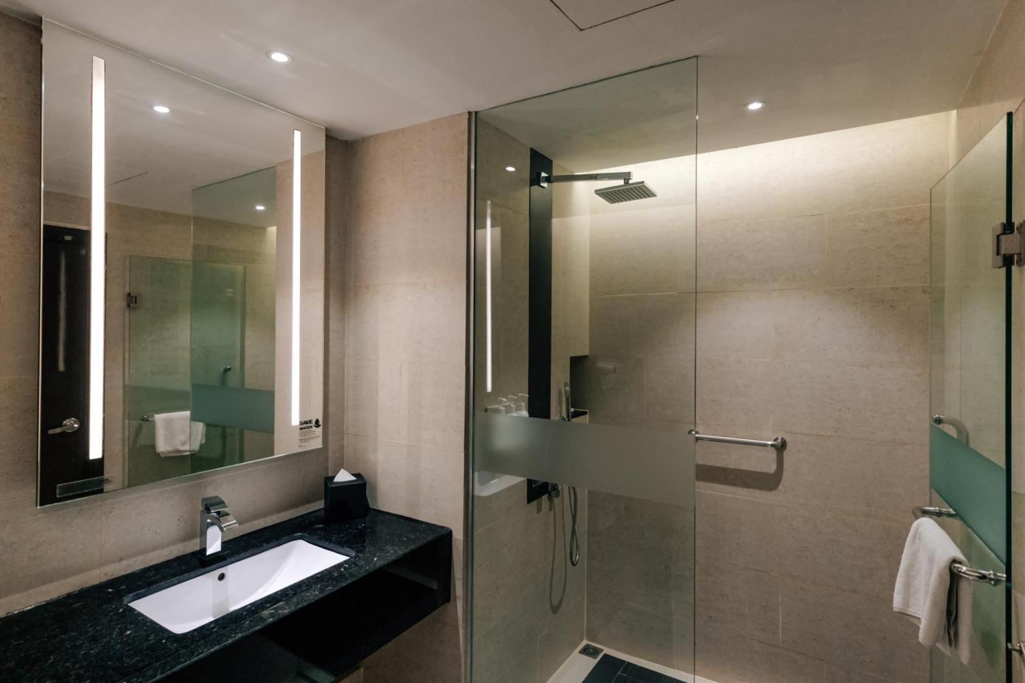 Swiss-Belhotel Harbour Bay Nagoya Ngoại thất bức ảnh